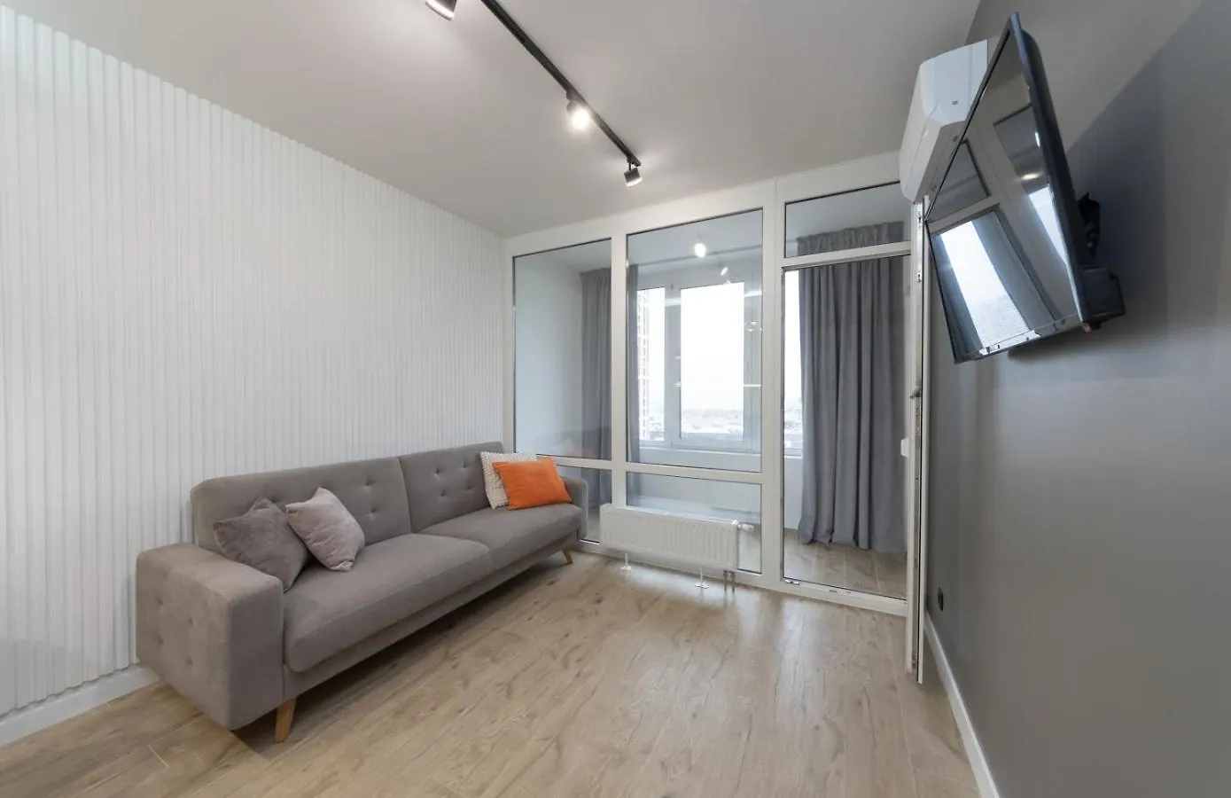 Luxury Apartment Near Metro Station Osokorky Kyiv Ukraine