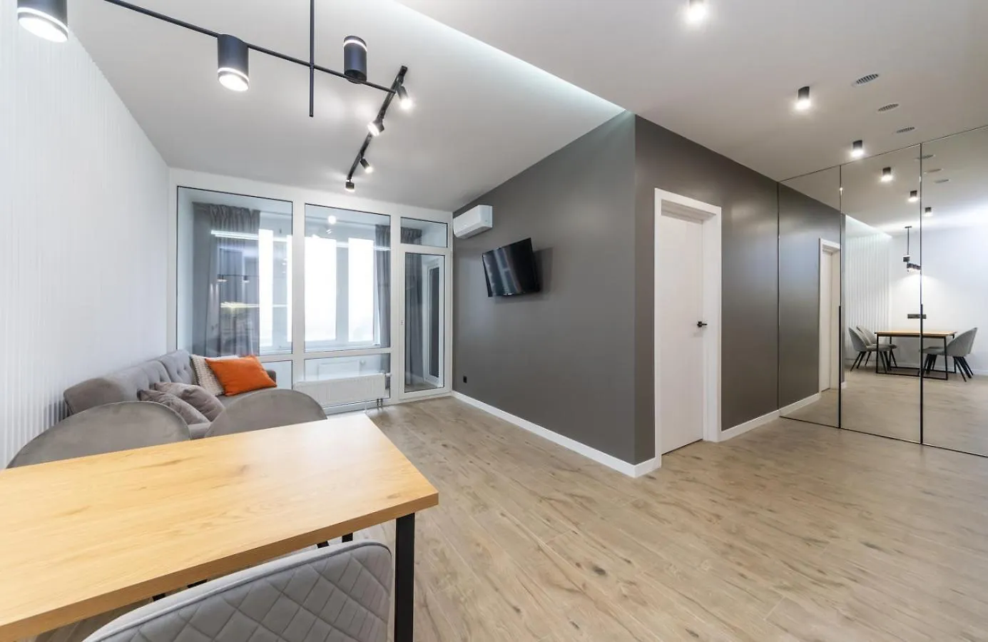 Luxury Apartment Near Metro Station Osokorky Kyiv