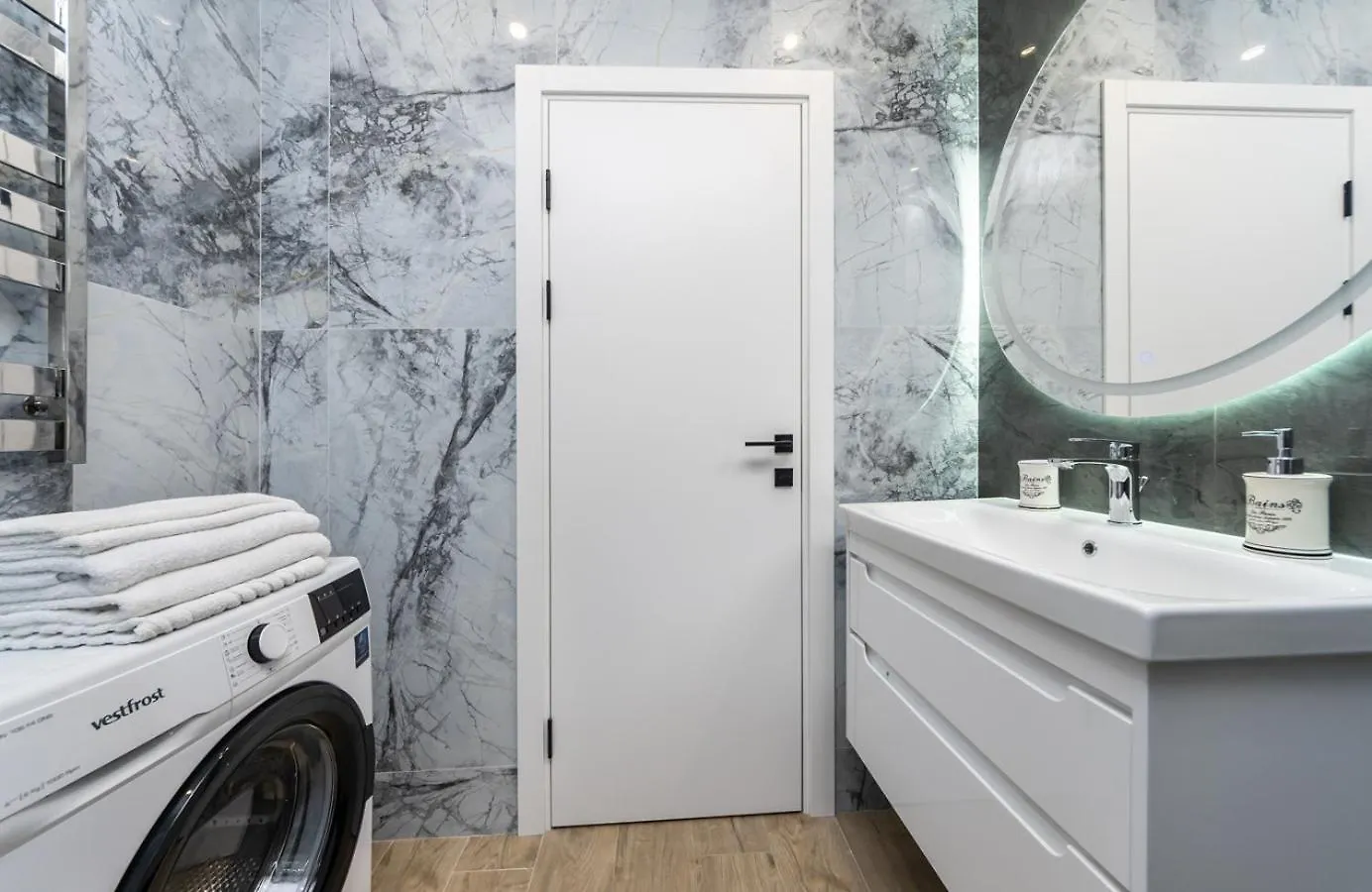 Luxury Apartment Near Metro Station Osokorky Kyiv