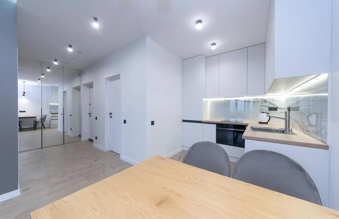 Luxury Apartment Near Metro Station Osokorky Киев 0*,  Украина